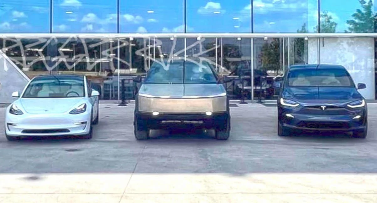Tesla Cybertruck Cybertruck size comparison vs. Tesla Model X, Y, 3, S (lineup photo)! tesla cybertruck vs model x mode y model 3 model s