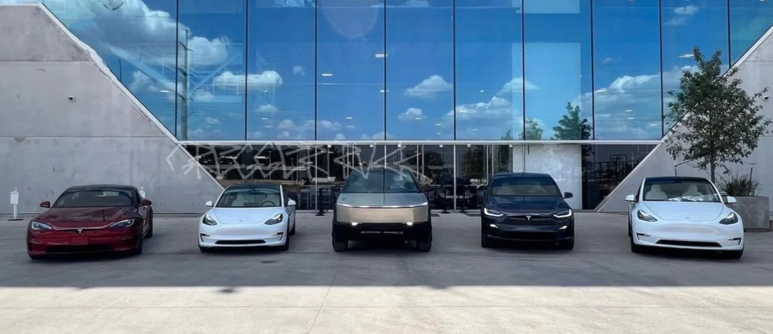 Tesla Cybertruck Cybertruck size comparison vs. Tesla Model X, Y, 3, S (lineup photo)! huRppb7
