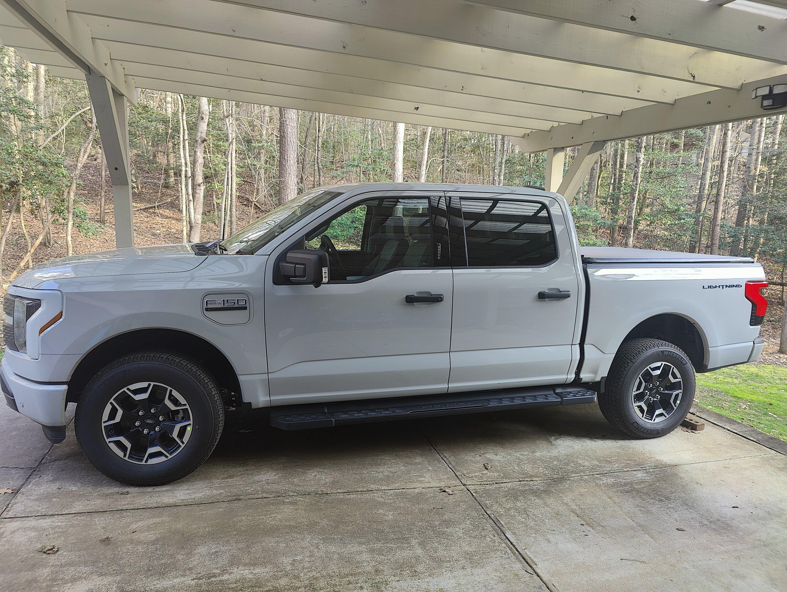 Tesla Cybertruck Cybertruck size comparison with Ford F-250 Superduty pickup (side by side photo)! IMG20230210160814