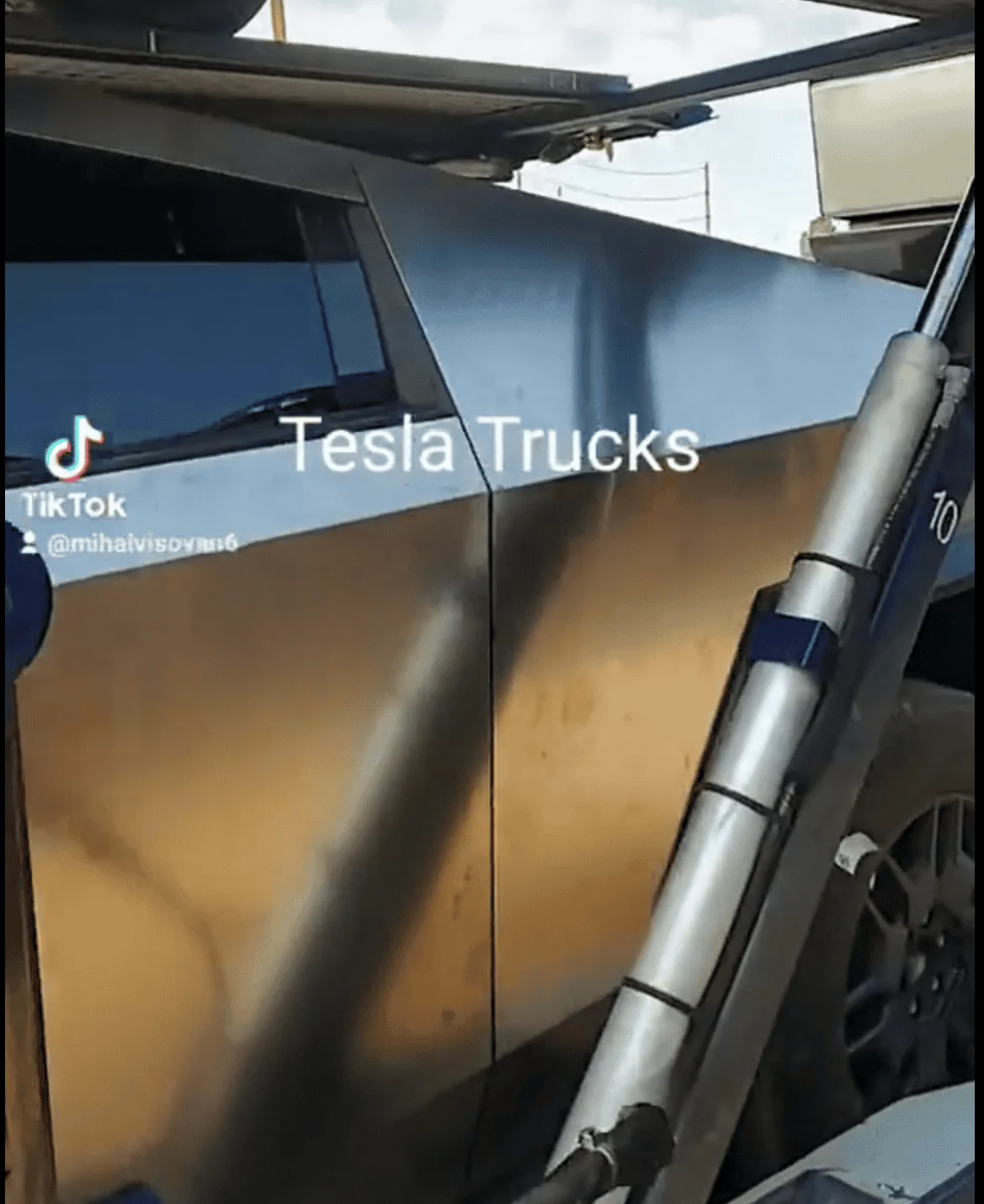 1692708523074.png