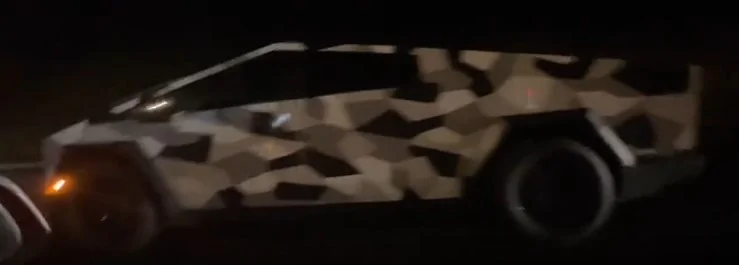 Tesla Cybertruck Video of Cybertruck at night -- all lights on + size comparison to Honda Pilot CT Side Lighting