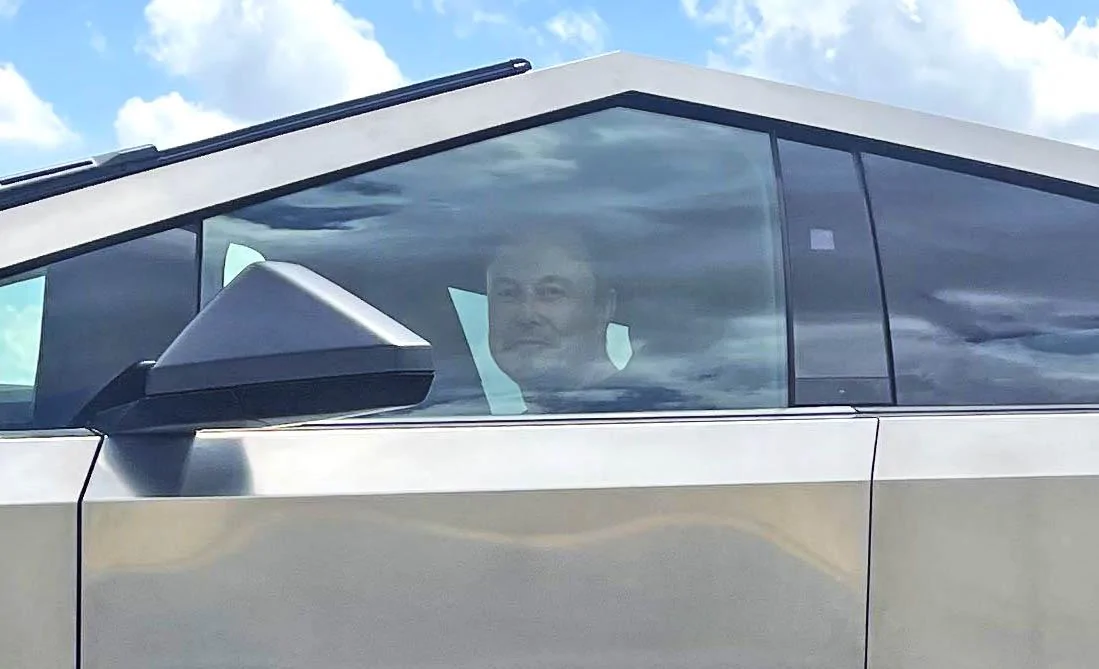 elonmuskcybertruck.jpg