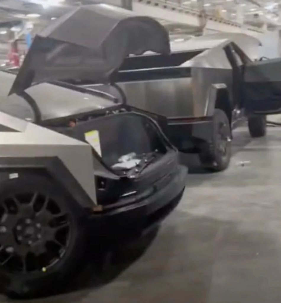 Tesla Cybertruck If There Is No Middle Front Seat Option, Might Tesla Offer It Later?  Can One Be Added Aftermarket? Tesla-Cybertruck-frunk-with-liner