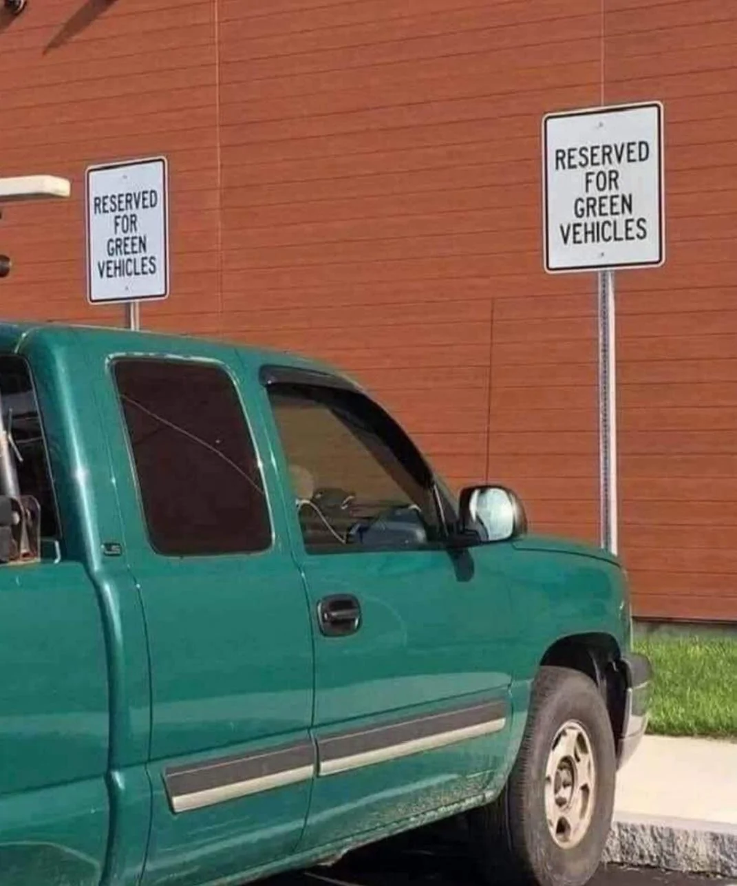 Tesla Cybertruck Cybertruck now wrapped as Toyota Tundra!! 🤣 [Video] Screenshot_20220227-195646_Facebook