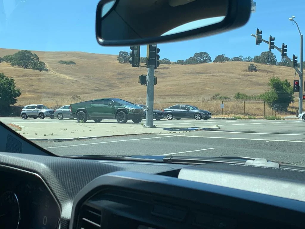 Tesla Cybertruck Cybertruck now wrapped as Toyota Tundra!! 🤣 [Video] F4kVoH9a8AANbHh
