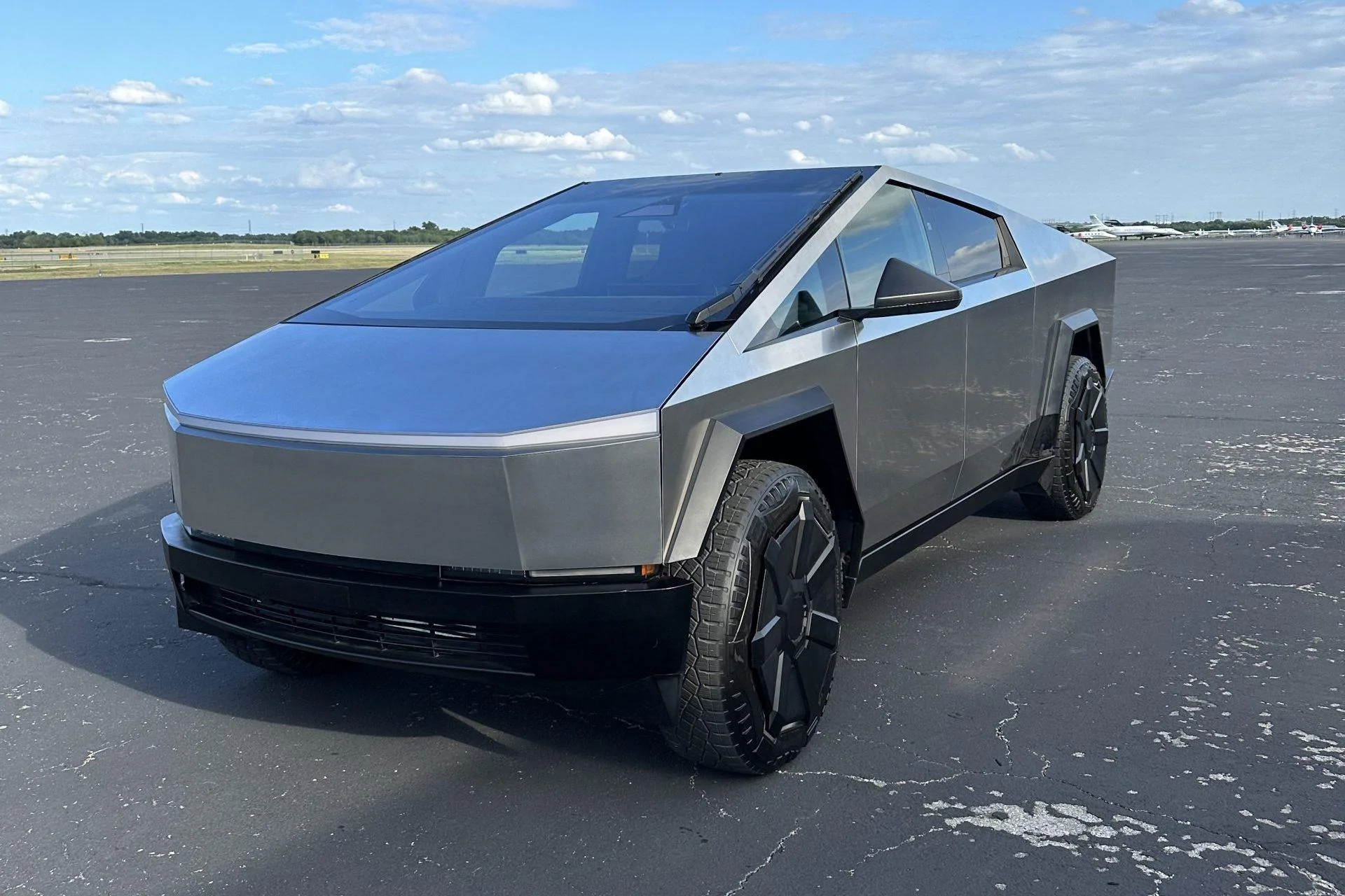 Tesla Cybertruck Why are we so crazy about the Cybertruck? Post your reason here tesla-cybertruck-texas-elon-musk-scaled-e1688899667930
