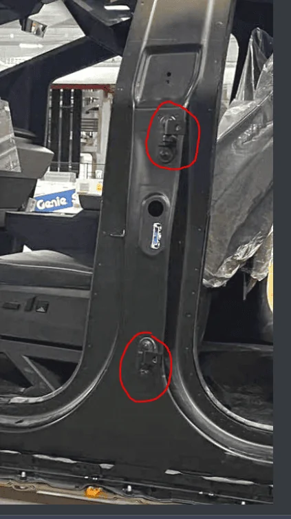 Tesla Cybertruck New peek at Cybertruck in general assembly at Giga Texas Factory 🫣 [8/24/23 photo] 1693333821654