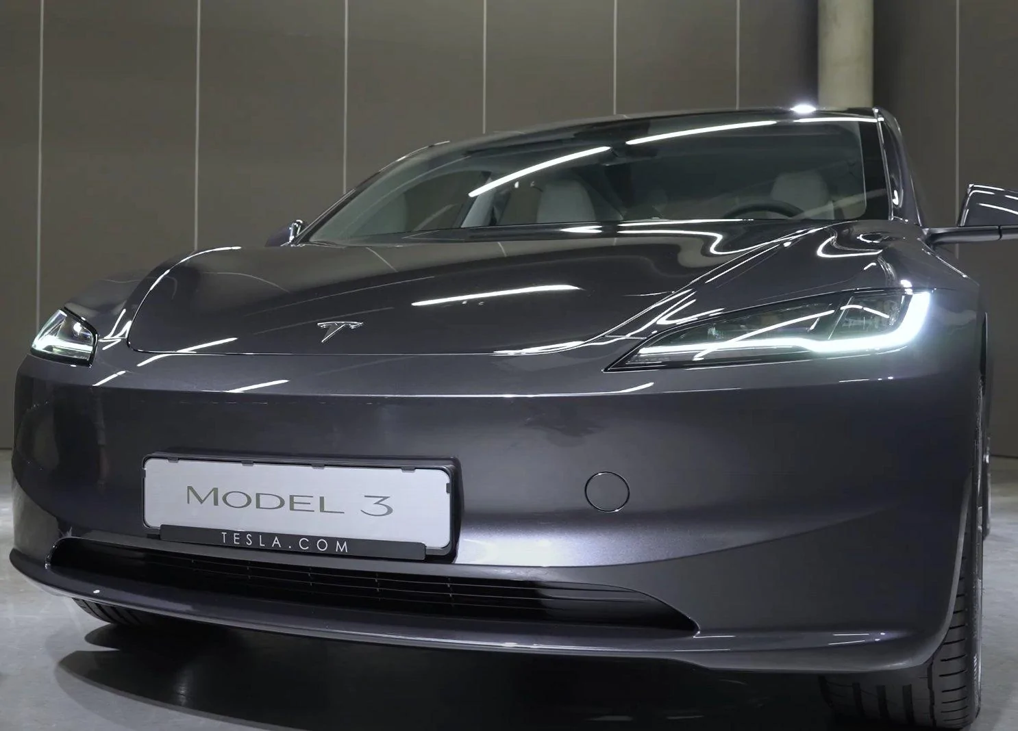 Tesla Cybertruck Model 3 Refresh Revealed! F45h0z5XIAArGPD