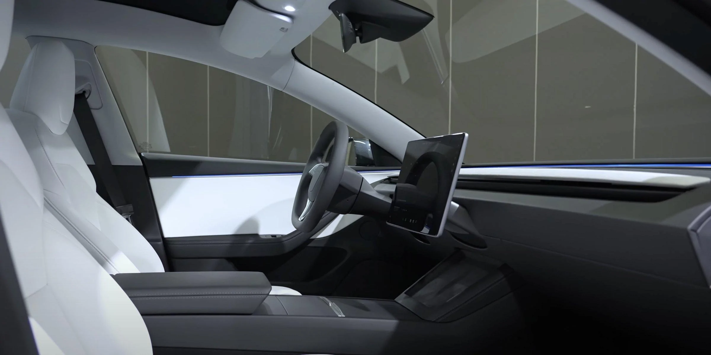 Tesla Cybertruck Model 3 Refresh Revealed! F45hUSNXsAAkyiE