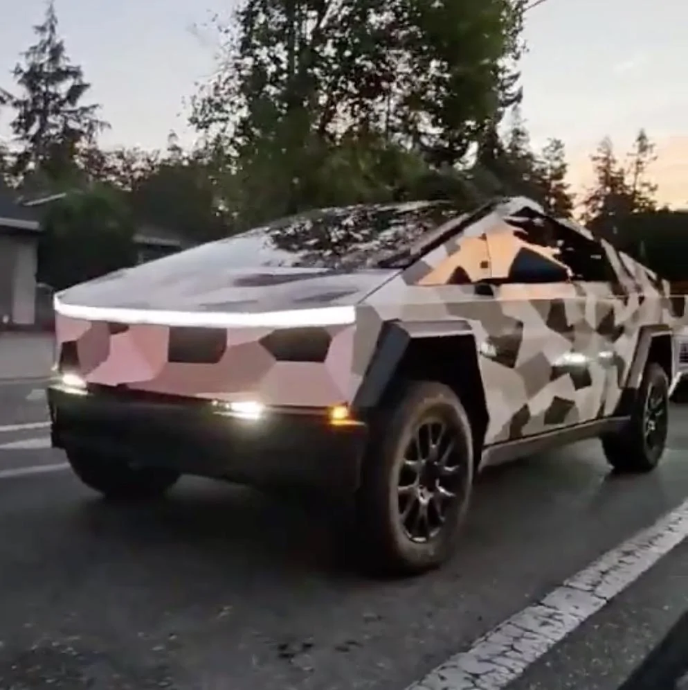 Tesla Cybertruck [Video + Pics] Cybertruck suspension at high setting height (loading onto trailer and public streets) Screenshot 2023-09-05 at 2.40.10 PM
