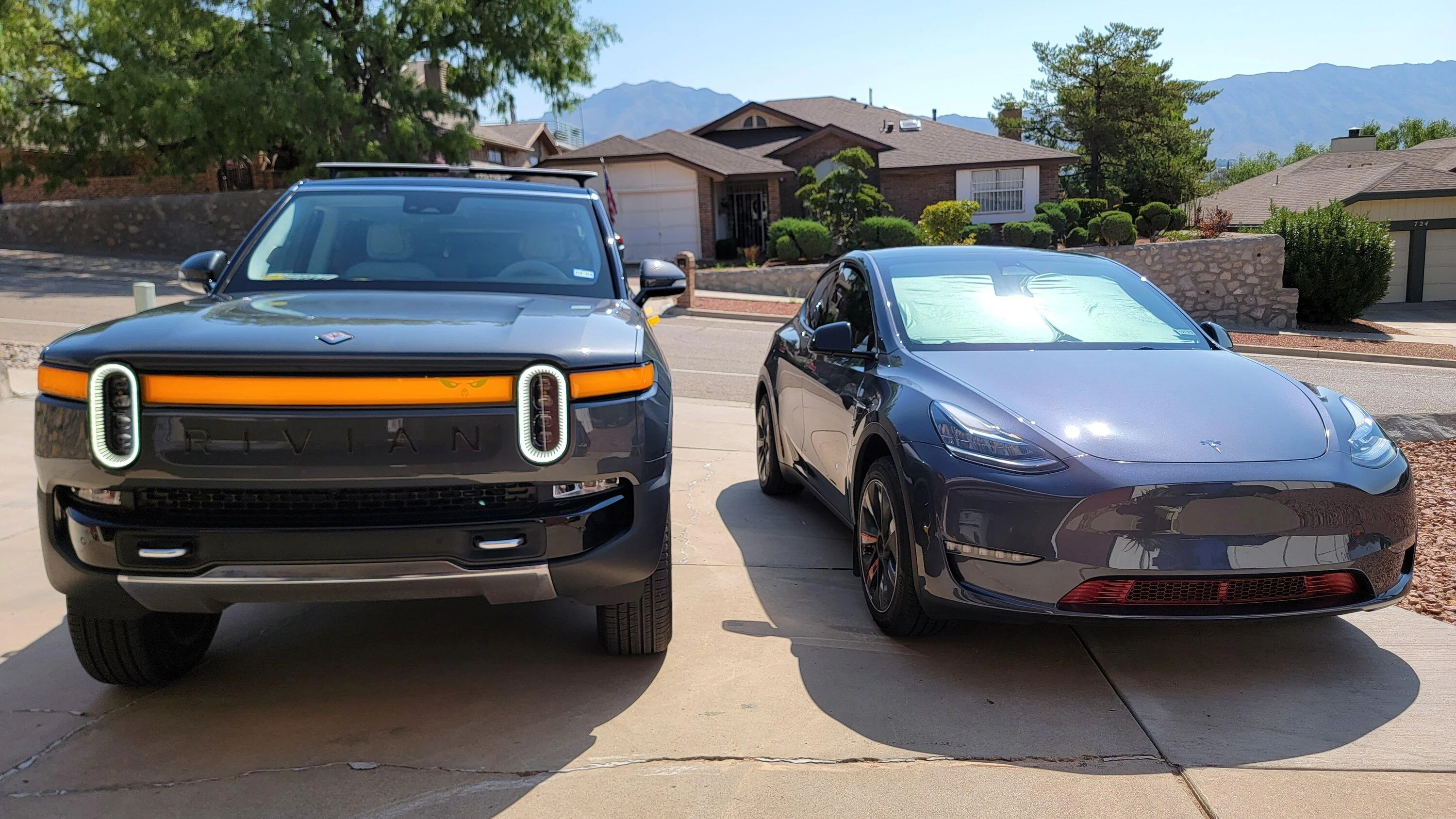 Tesla Cybertruck [Video + Pics] Cybertruck suspension at high setting height (loading onto trailer and public streets) 20230827_102939