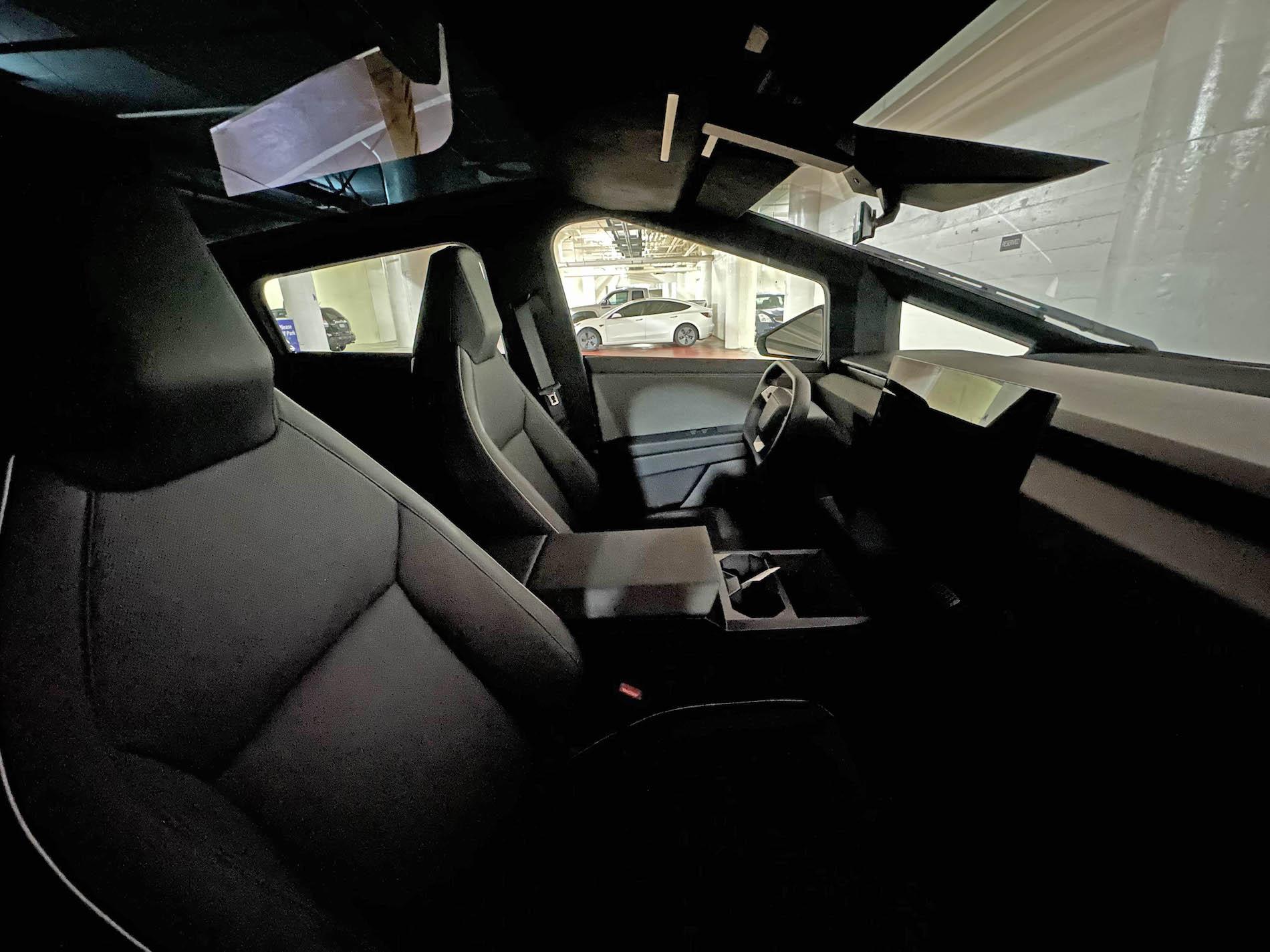 Tesla Cybertruck Cybertruck spotted parked in X (Twitter) building garage f5h0lmtbaaaheiy-jpe