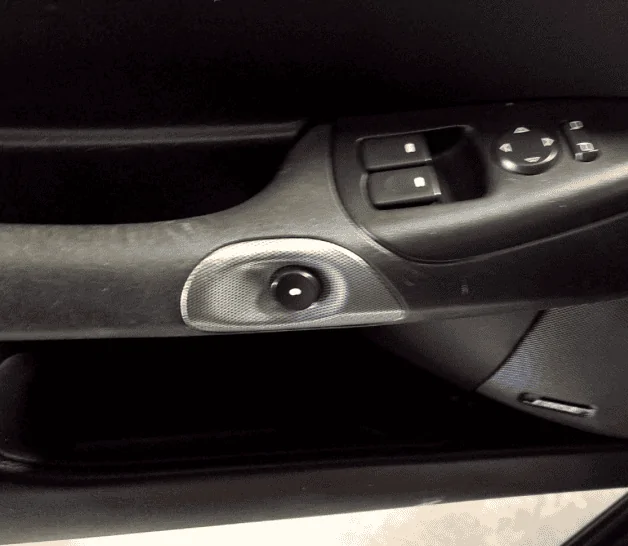 Tesla Cybertruck Child seat (front facing) install in Cybertruck -- first look photo Screenshot 2023-09-09 at 1.55.54 PM