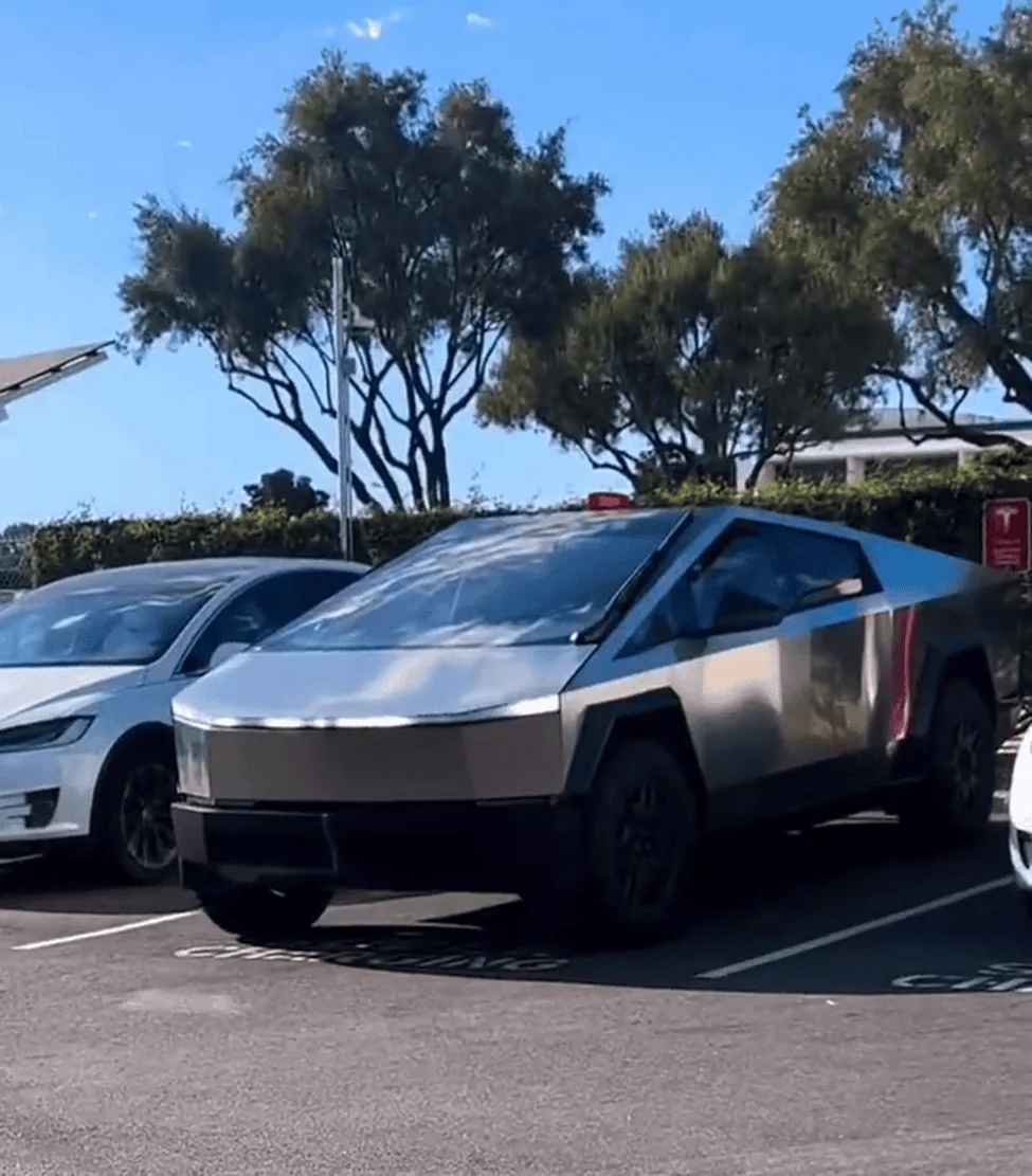 Tesla Cybertruck Cybertruck reverse parks at supercharger; shows size vs. Model X & Model Y 1694439801550