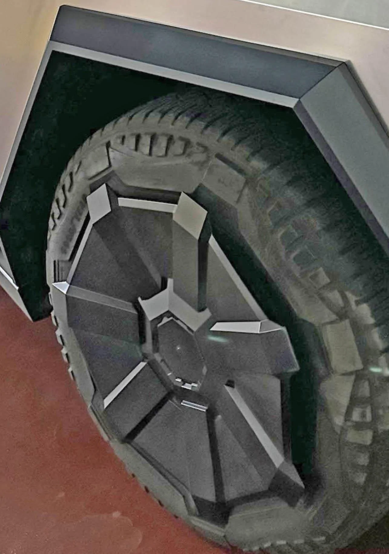 Tesla Cybertruck UFO! Cybertruck wheel cover flying off on freeway (video) 🛸 IMG_0286