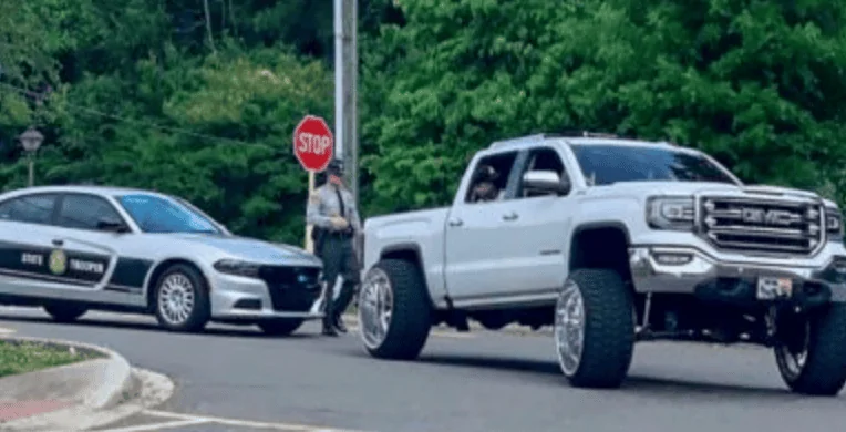 Tesla Cybertruck Air suspension lowest vs. tallest height comparison pics (side by side Cybertrucks) Screenshot 2023-09-13 at 1.15.55 PM