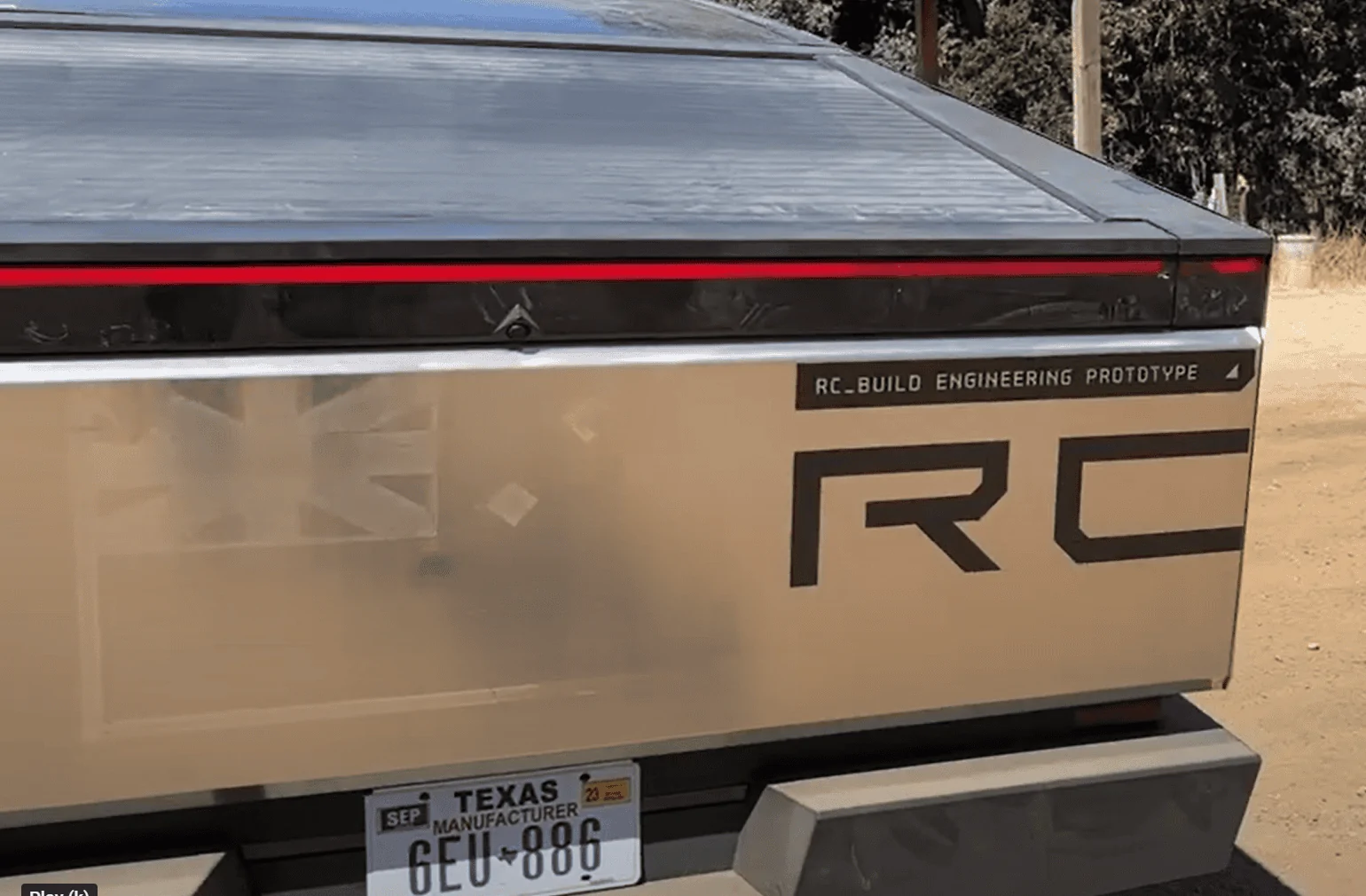 Tesla Cybertruck Video: Cybertruck Vents Air Suspension Pressure While Lowering! 💨 + Close Look at Bed Vault! Screenshot (254)