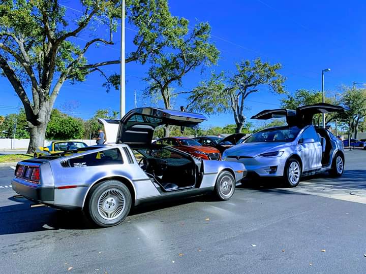 Tesla Cybertruck Delorean or Cybertruck? Kelce 'Bash Brothers' comment... attachment