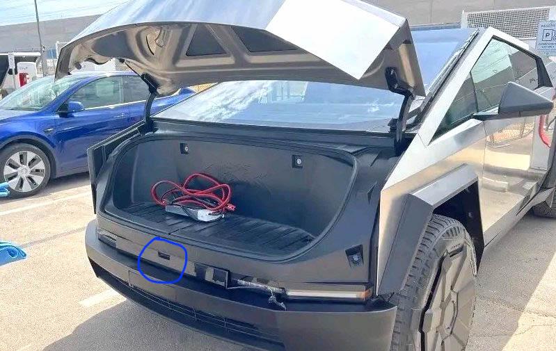 Tesla Cybertruck FRUNK SIZE MONEY SHOT! 💵 Production Liner Insert + Cybertruck Logo! F49vcZCWIAAut1
