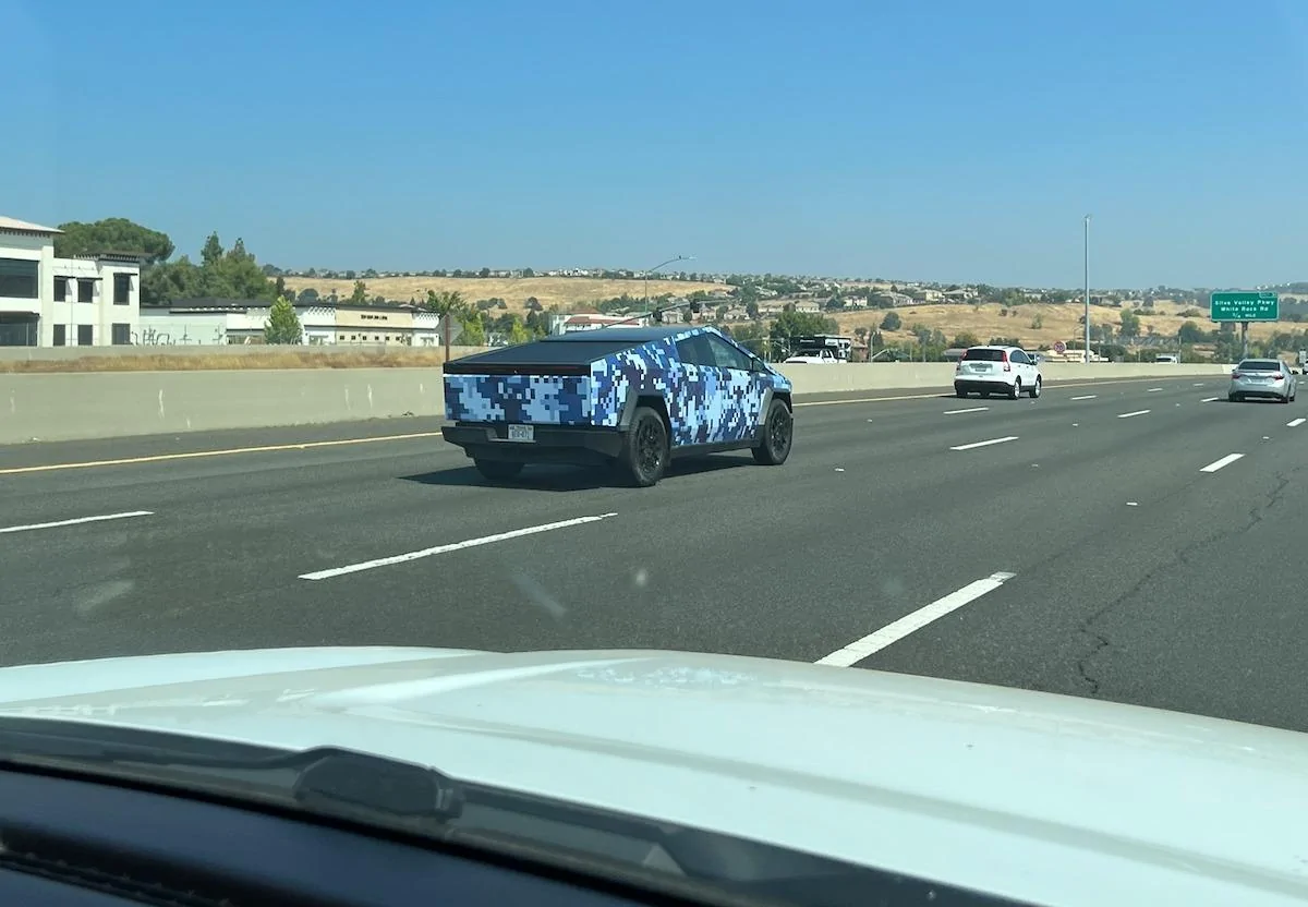 Tesla Cybertruck [Videos added] Cybertruck gets new wrap! Minecraft low-res digital camo style 📸 382844907_10160916692847974_694092634954326263_n