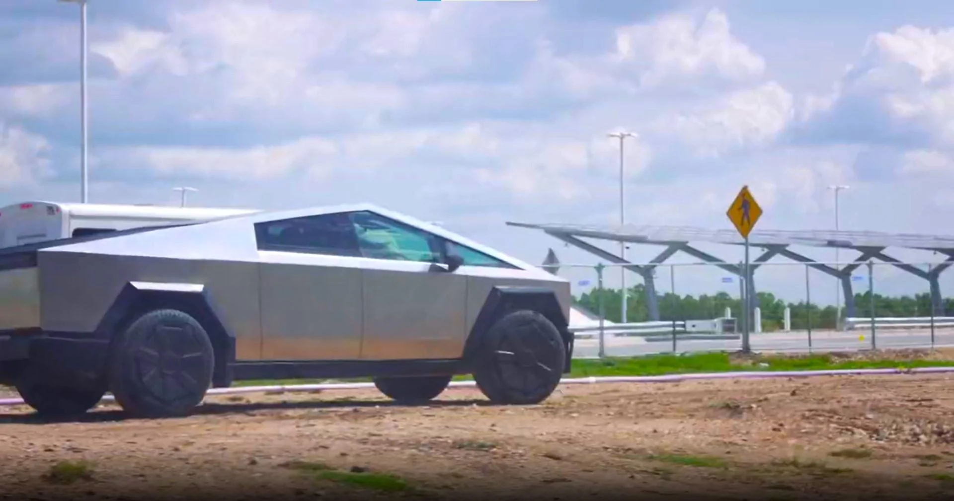 Tesla Cybertruck Musk shows Cybertruck to Hungarian president Katalin Novak at Giga Texas' completed new entrance F69LN-TakAAo_7Y