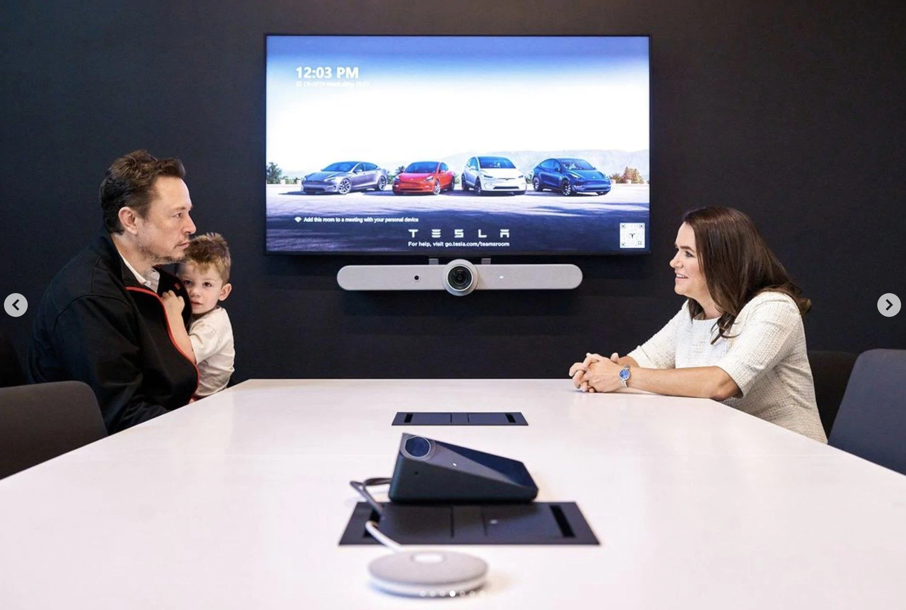 Tesla Cybertruck Musk shows Cybertruck to Hungarian president Katalin Novak at Giga Texas' completed new entrance F67xBXcWYAA7vcX