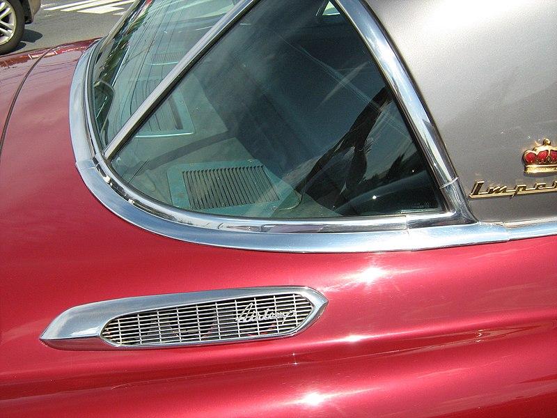 1953_Imperial_2-tone_with_AC_vents.jpg