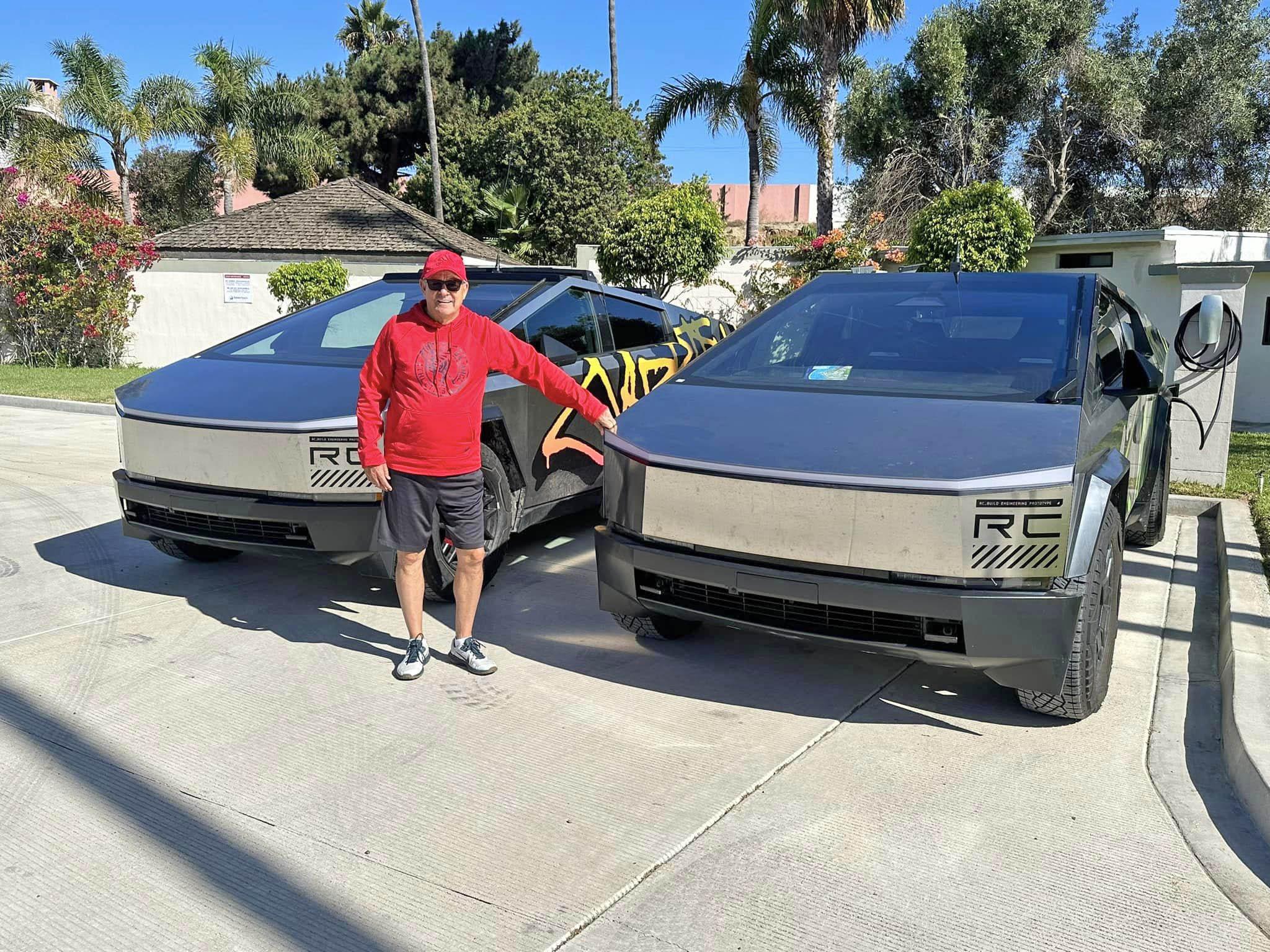 Tesla Cybertruck Graffiti Wrap Cybertrucks First Look (Spotted in Mexico)! 383341691_7082032238473439_3369955350399463399_n