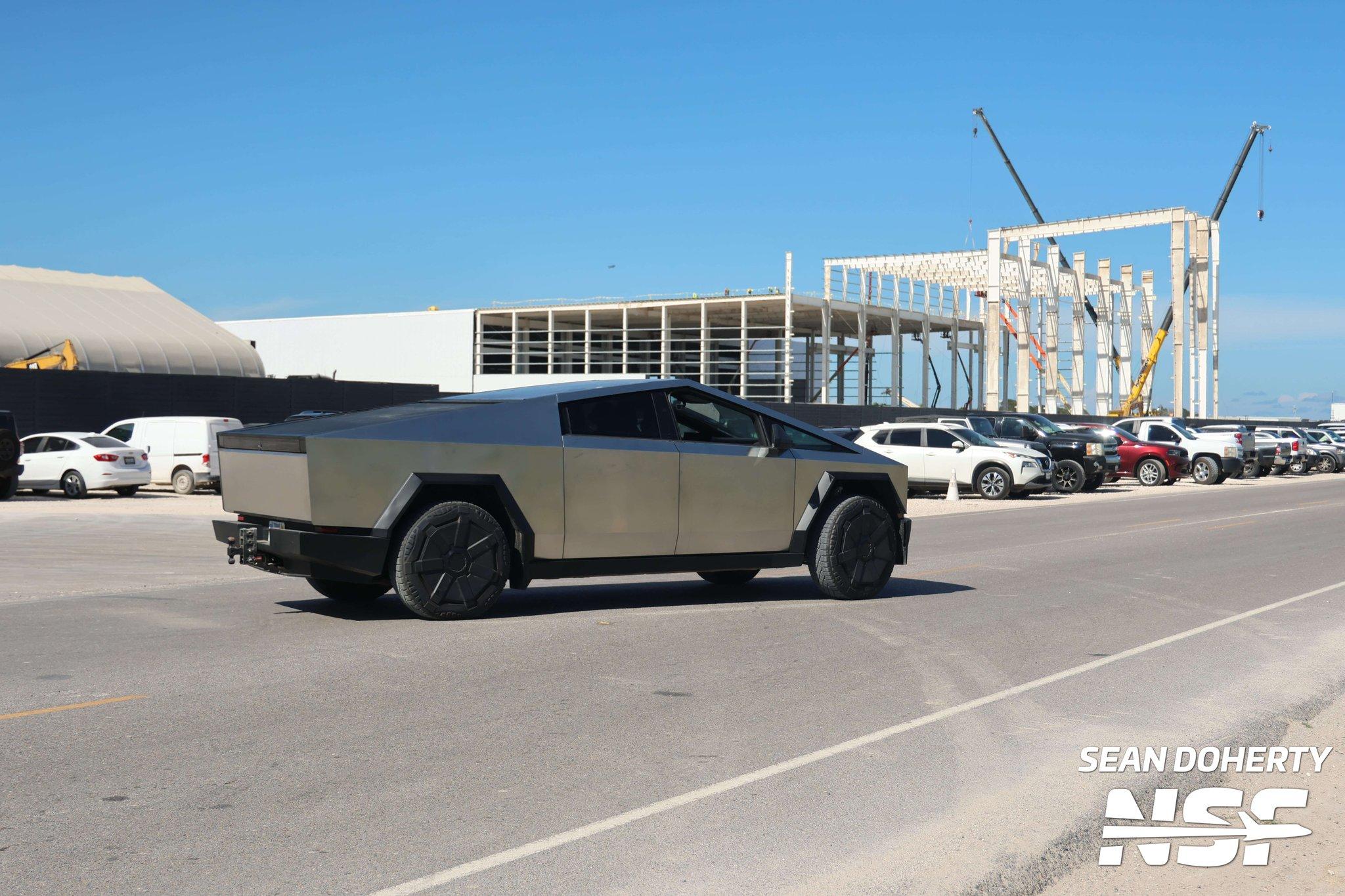 Tesla Cybertruck Cybertruck Spotted at Space X Starbase Driving Around! F7i32KDWUAA_hyT