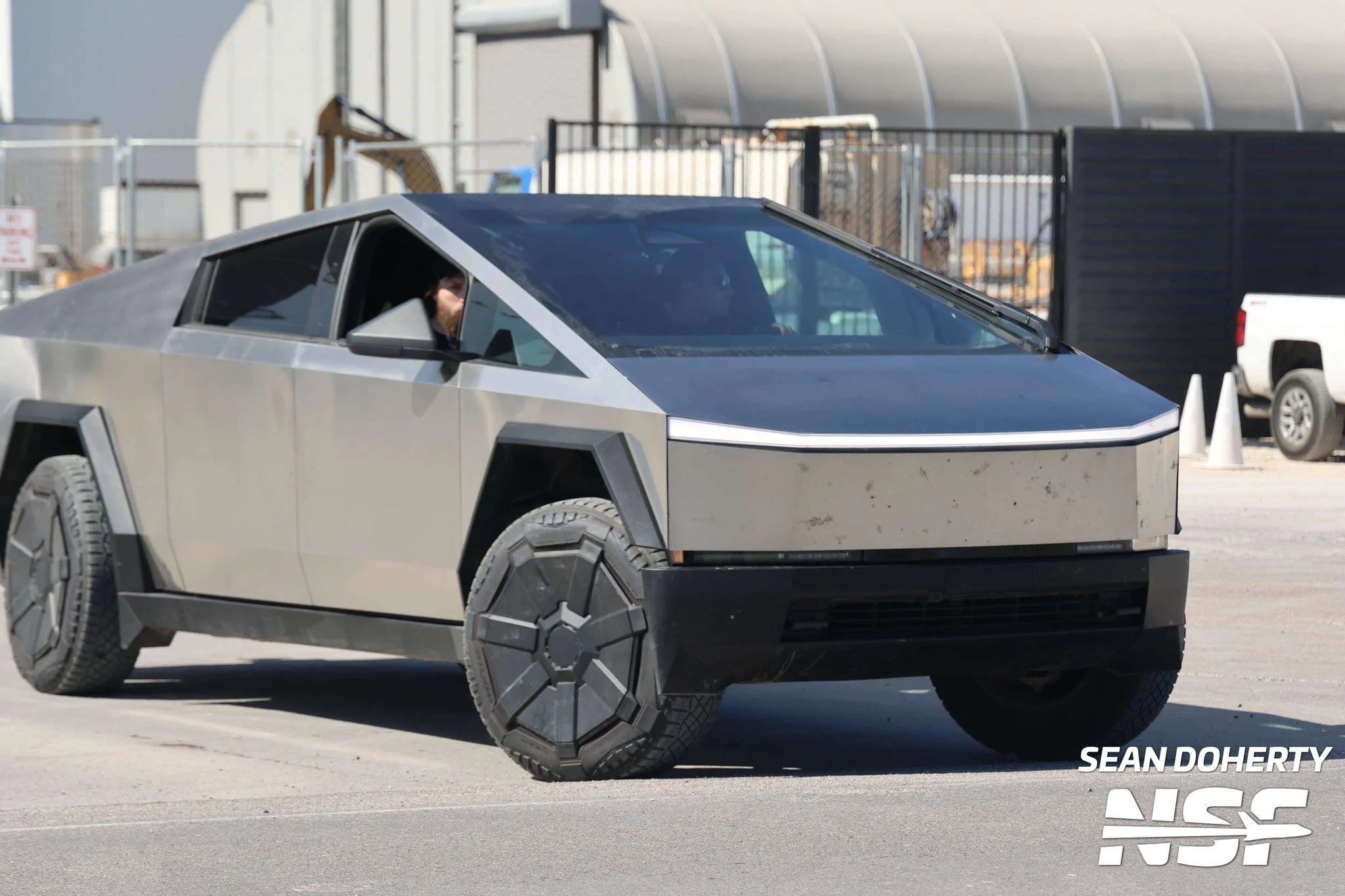 Tesla Cybertruck Cybertruck Spotted at Space X Starbase Driving Around! f7i3xglwkaayclq-jpeg