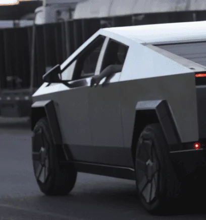 Tesla Cybertruck Videos of Cybertruck towing SpaceX rocket engine!! 🦾 1696443316934