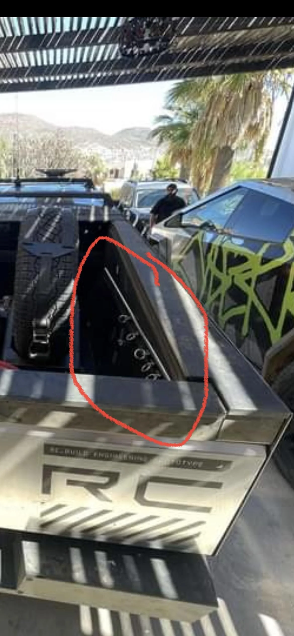 Tesla Cybertruck Mexico Pics: Cybertrucks w/ roof rack accessories (Starlink & recovery boards) and bed vault haul (spare, air tank, recovery rope) IMG_8181