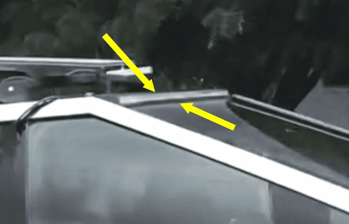 Tesla Cybertruck Lightbar accessory spotted on Cybertruck! 💡 1696897735572
