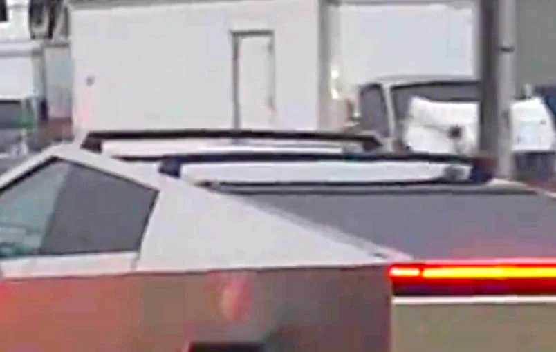 Tesla Cybertruck Roof Rack accessory installed on Cybertruck [video + pics] Roof Racks Cybertruck 2
