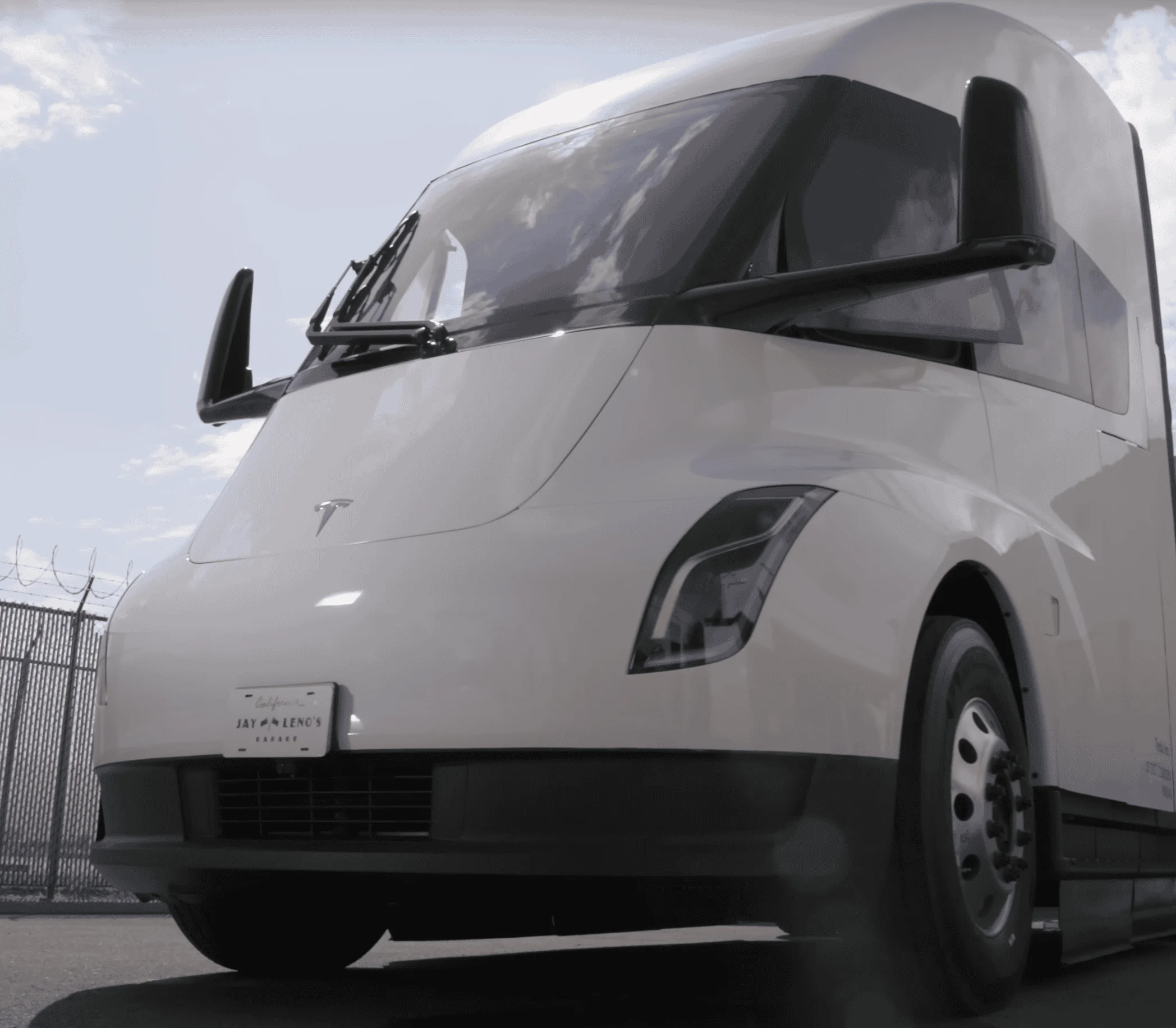 Tesla Cybertruck Im in a Pickle.. Screenshot 2023-10-13 at 17.56.41