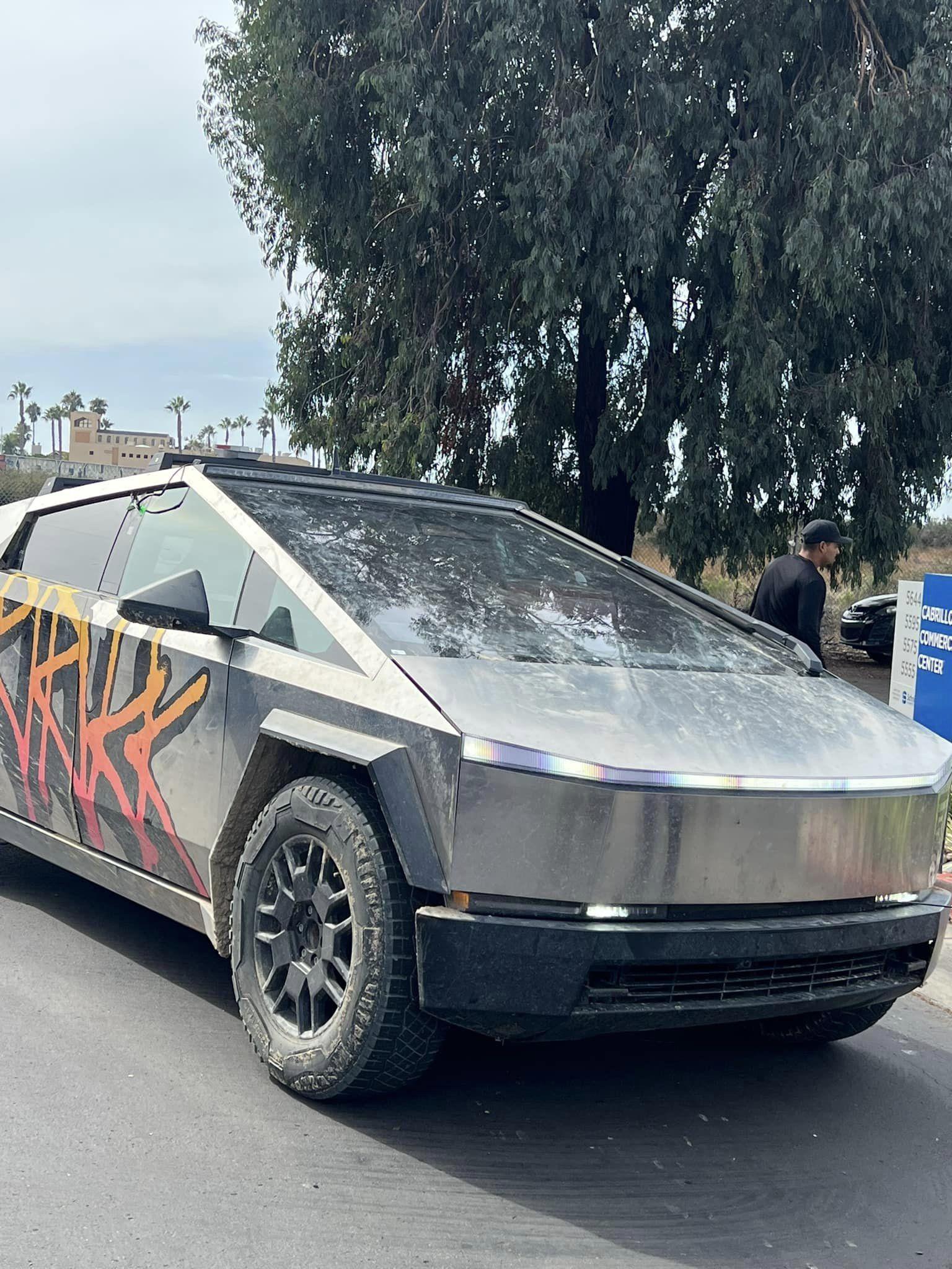 Tesla Cybertruck Baja Cybertruck returns to US. Parked for viewing in Orange County! 391592683_6759049577506372_4832452000604209600_n