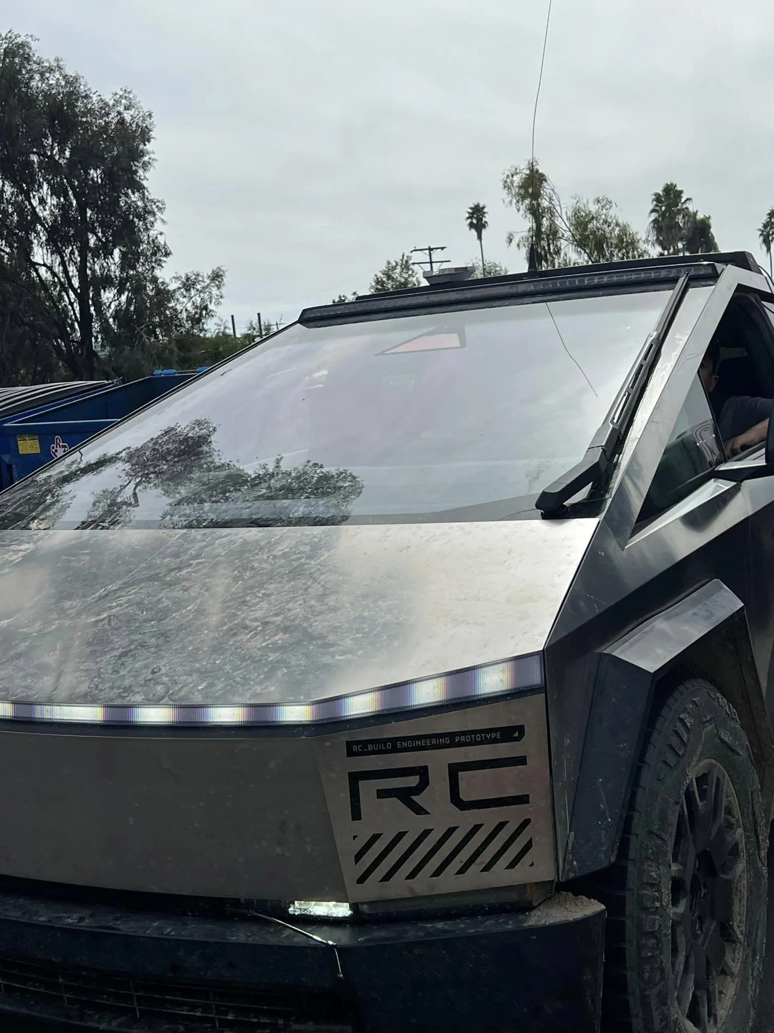 Tesla Cybertruck Lightbar accessory spotted on Cybertruck! 💡 391587134_6759049364173060_5167685026971706468_n
