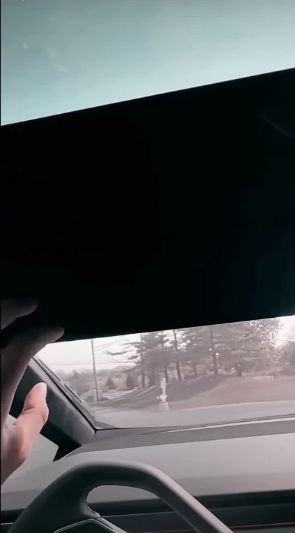 Tesla Cybertruck Video: Sun Visor Down and Cybertruck's Brushed/Satin Stainless vs. Polished Mirror Stainless Steel Tz9Hlro