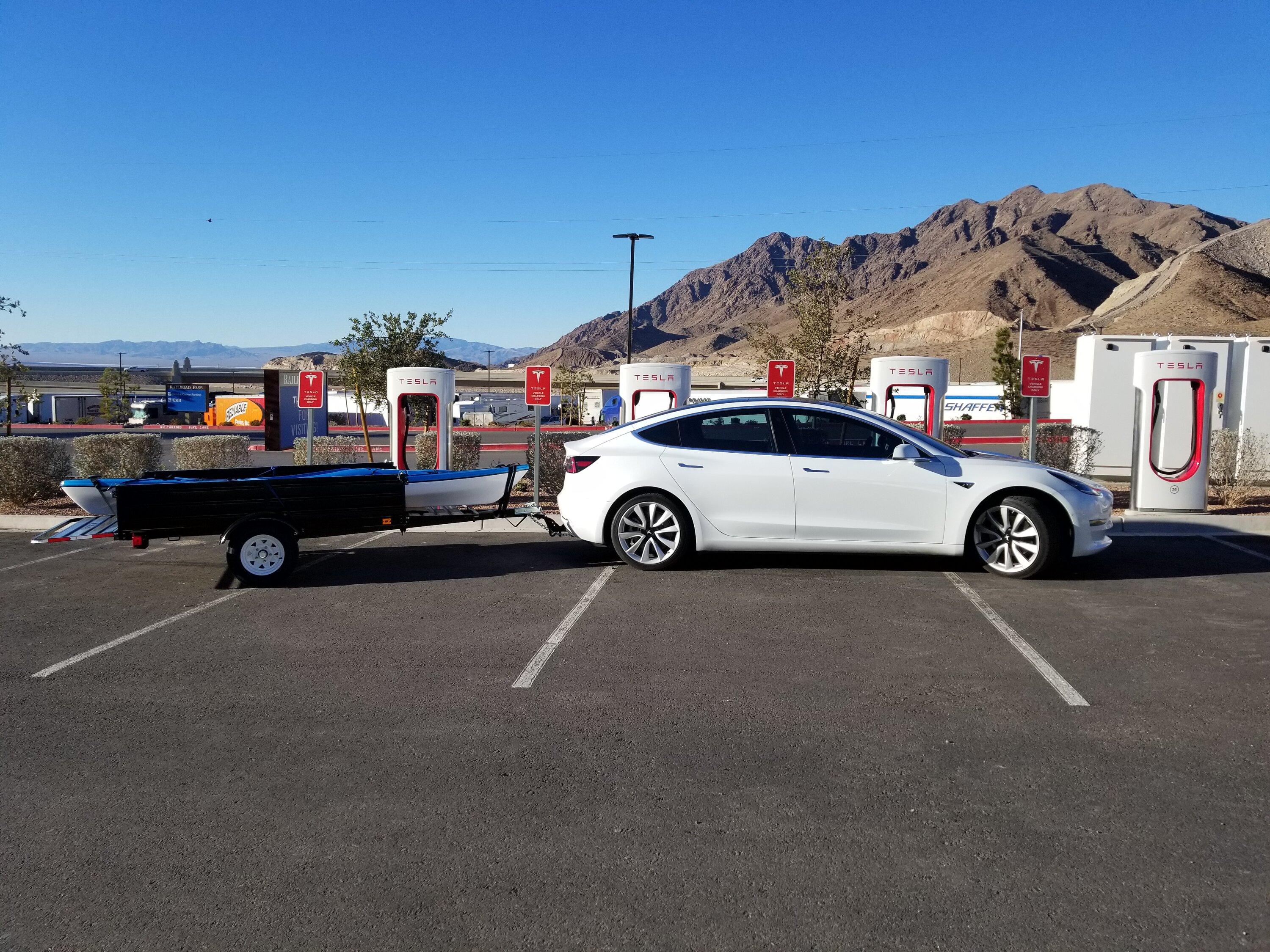 Tesla Cybertruck Cybertruck floats like kayak 🤣 20210206_080726