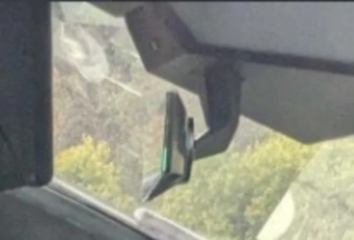 Tesla Cybertruck Extreme closeups of Cybertruck prototype (with edge on shots of many body panels) -- video + photos 81b9Lh