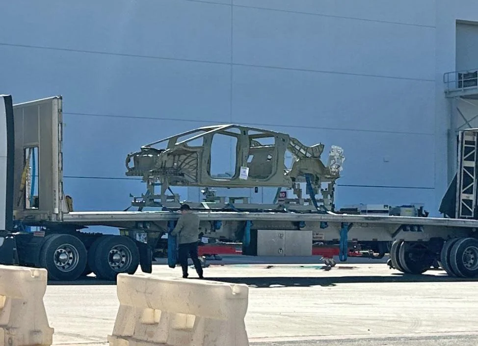 Tesla Cybertruck Cybertruck frame / casting / chassis / body structure in plain sight outside Giga Texas 🧐 tesla cybertruck body casting chassis frame 2