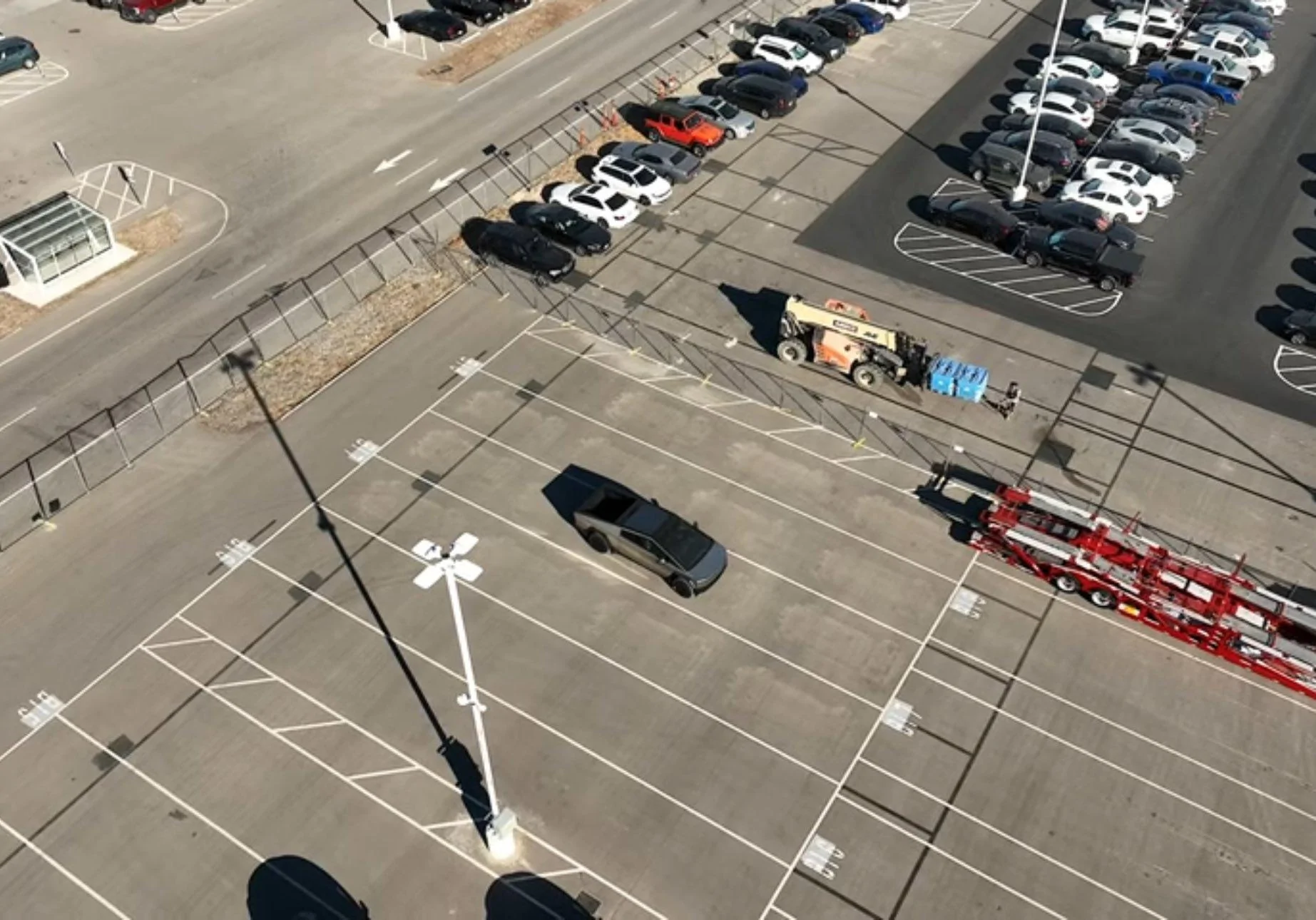 Tesla Cybertruck 📸 Daily photos: Cybertrucks in outbound lot at Giga Texas -- updated 1/8/24 f8rmpqpaoaaylhg-jpeg