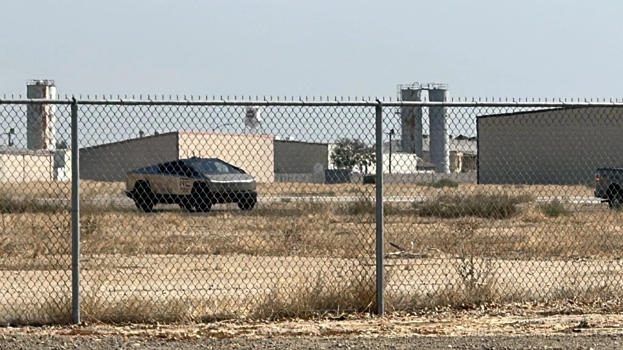 Tesla Cybertruck Cybertruck spotted undergoing testing at proving ground in Shafter, CA -- Oct 17 F8rBIUDakAASNIS