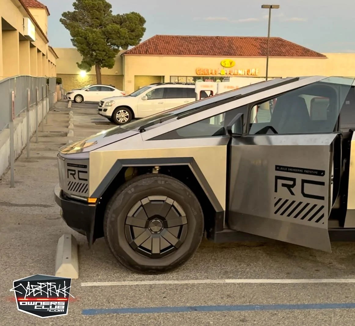 Tesla Cybertruck Cybertruck Breaks Down in Mojave + F-150 Raptor Size Comparison + ~350mile Range Prediction? IMG_0032