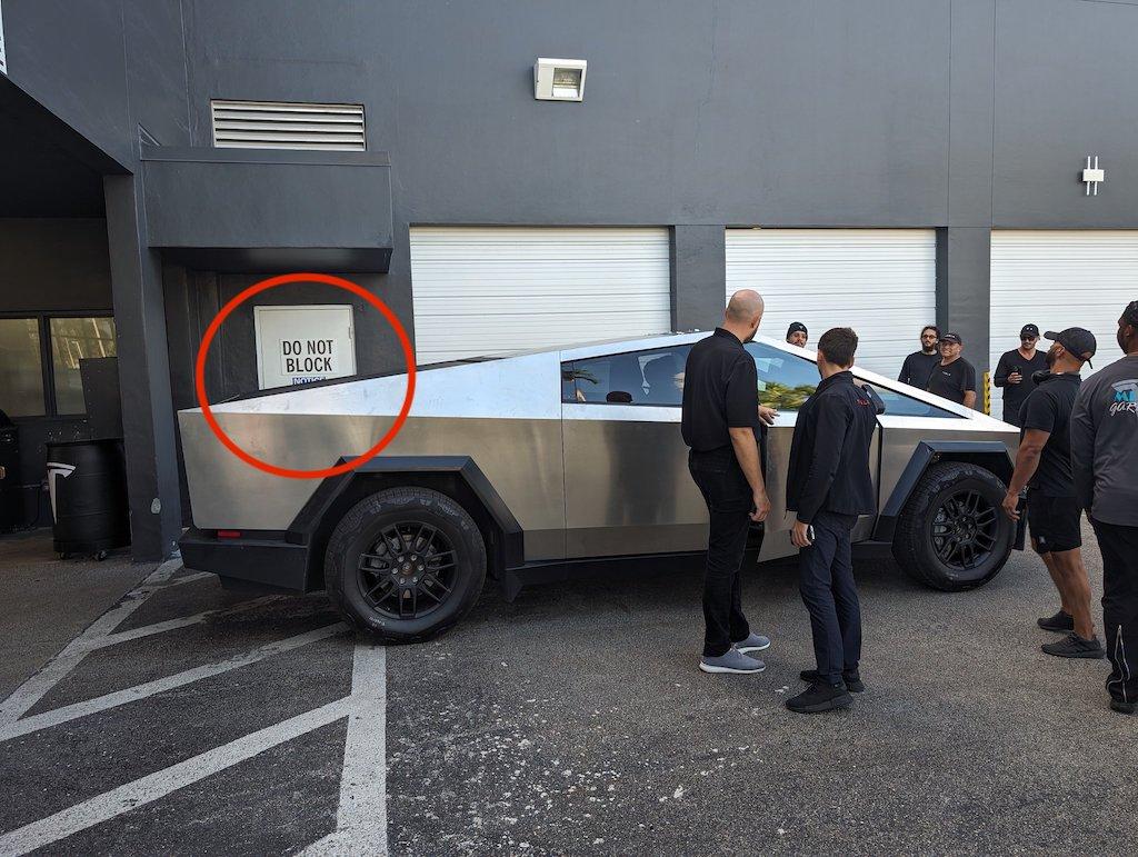Tesla Cybertruck 🤳 Random Cybertruck sightings & spottings thread (pics + videos) F8_cA0JWEAAtF3E
