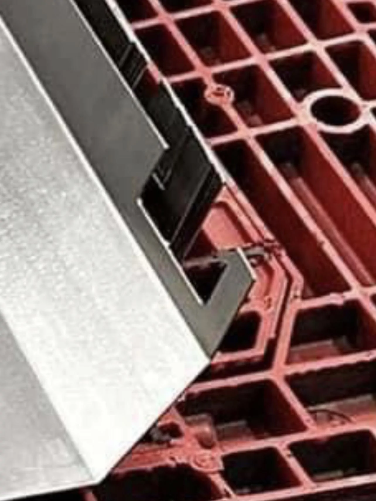 Tesla Cybertruck Removable side mirrors D2F70BC2-83DF-4778-B4AF-7A5E969CAC0B