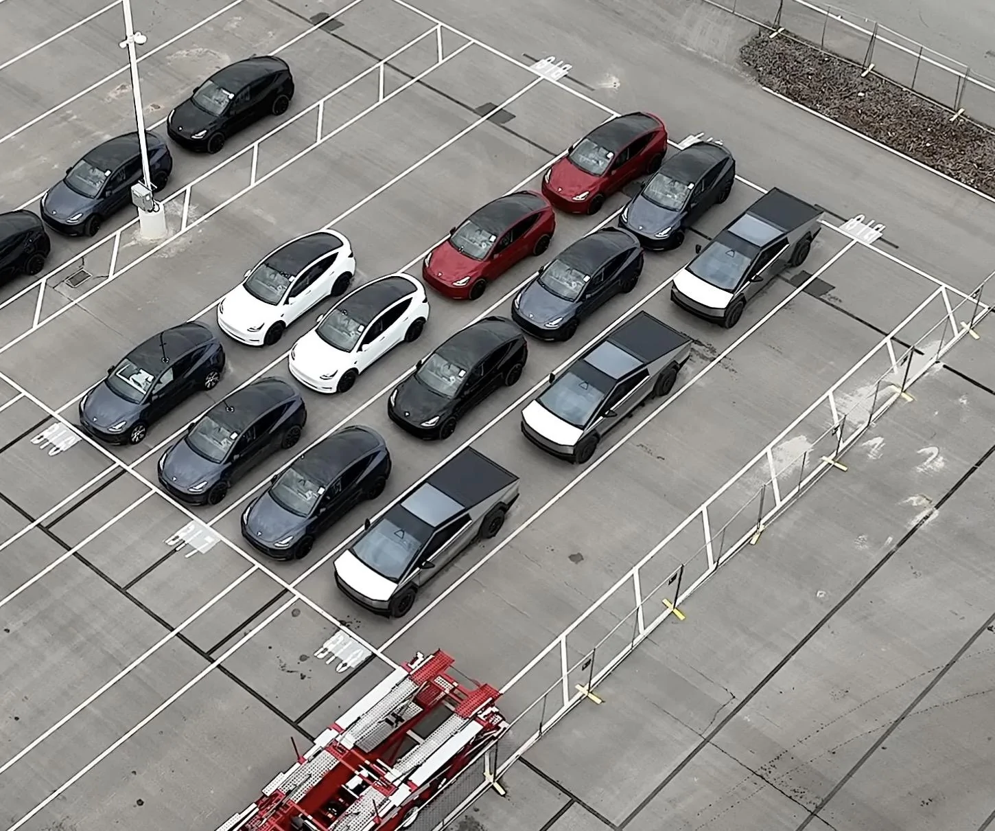 Tesla Cybertruck 📸 Daily photos: Cybertrucks in outbound lot at Giga Texas -- updated 1/8/24 Screenshot 2023-10-24 at 3.31.56 PM