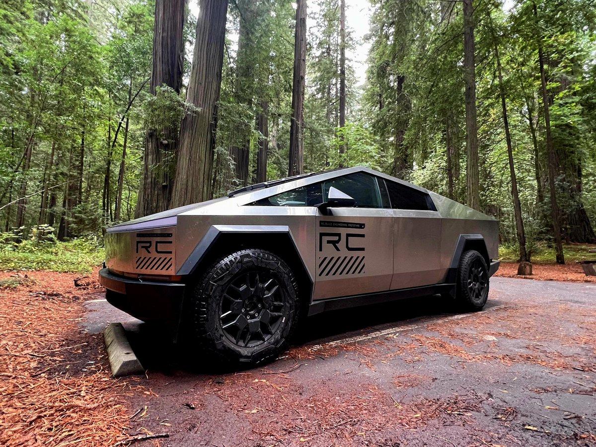 Tesla Cybertruck 🤳 Random Cybertruck sightings & spottings thread (pics + videos) F9UiO-MWUAAfcFx