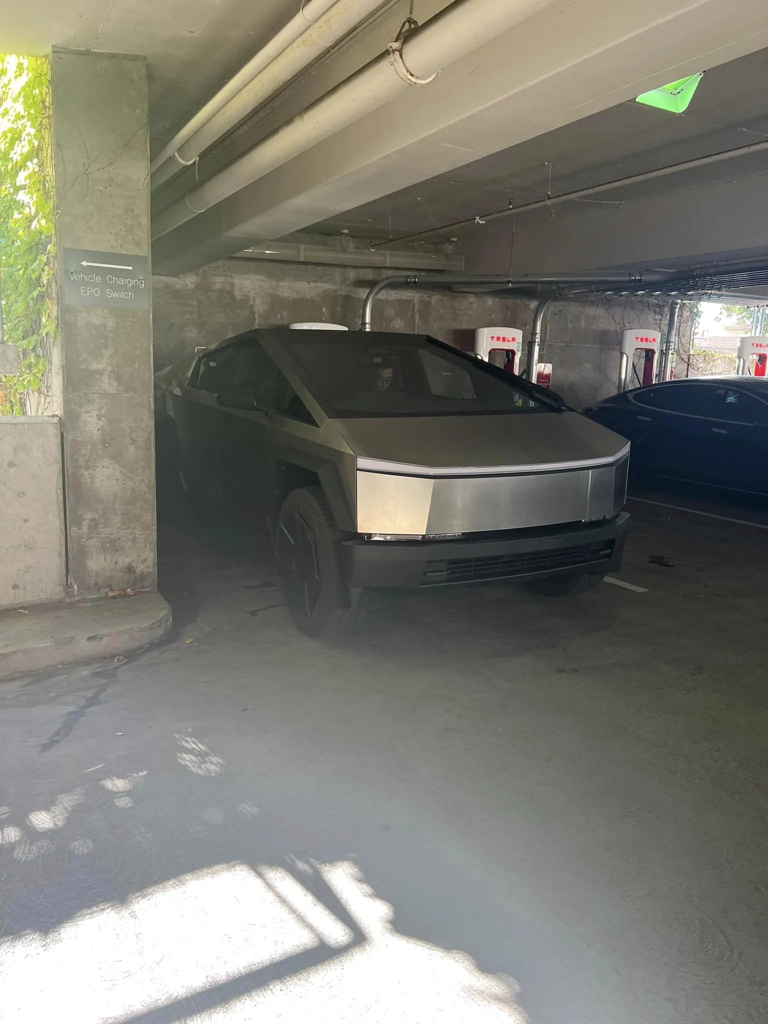 Tesla Cybertruck 🤳 Random Cybertruck sightings & spottings thread (pics + videos) 397155179_10160587295254279_6026201276680990328_n