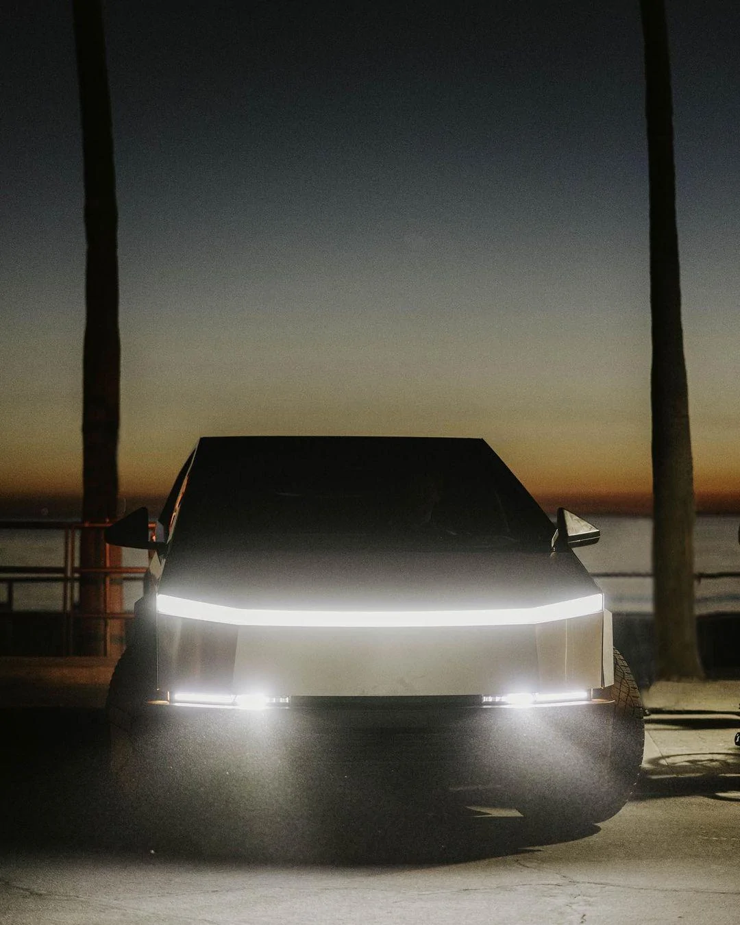 Tesla Cybertruck 📸 Cybertruck looking awesome at Manhattan Beach Pier sighting Snapinsta.app_398061405_2065319030470858_7724845740294498442_n_1080